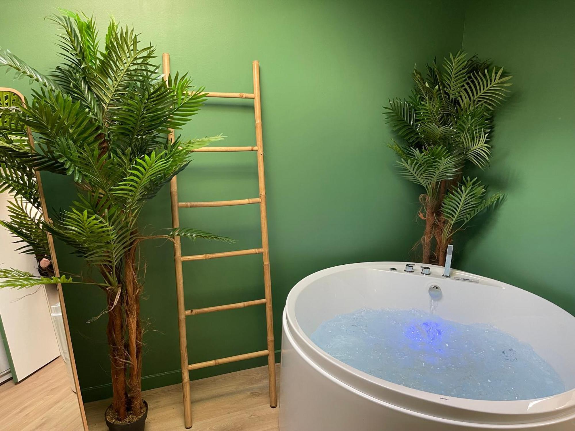 Evasion Exotique - Suite Selva - Jaccuzzi Privatif Ам'єн Екстер'єр фото